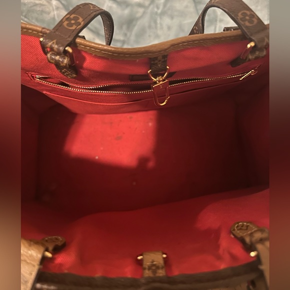 Authentic Louis Vuitton OnTheGo GM - Picture 3 of 4